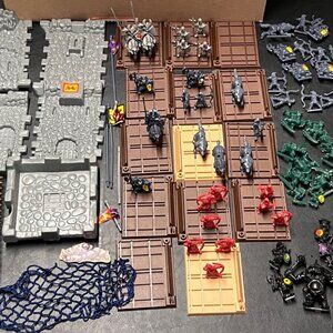 Vtg Battle Masters Game Replacement Figure Pieces Lot of 90+ Milton‎ Bradley *XY